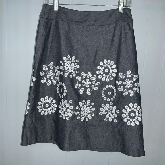 Ann Taylor gray cotton blend floral embroidered Skirt sz 4 lined - Picture 1 of 6